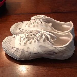 Nfinity 1010 Vengeance Cheerleading Trainer